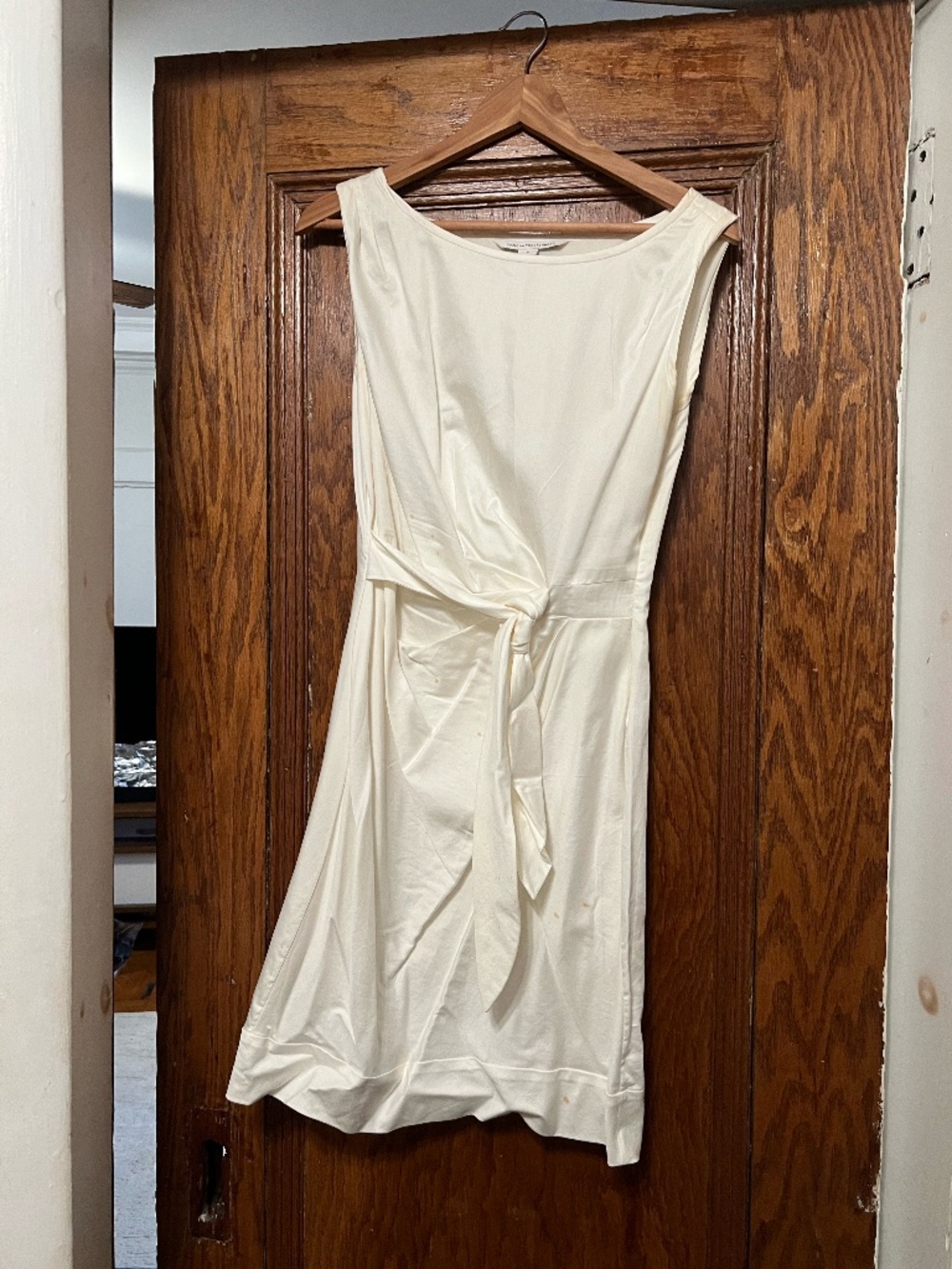 Diane von Furstenberg Ivory Side Tie Sleeveless Dress Sz 8 (AS IS Stains)
